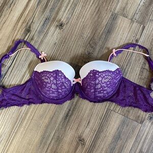 Victoria Secret Dream Angels lined 34D Purple Lace Bra with Pink Accents